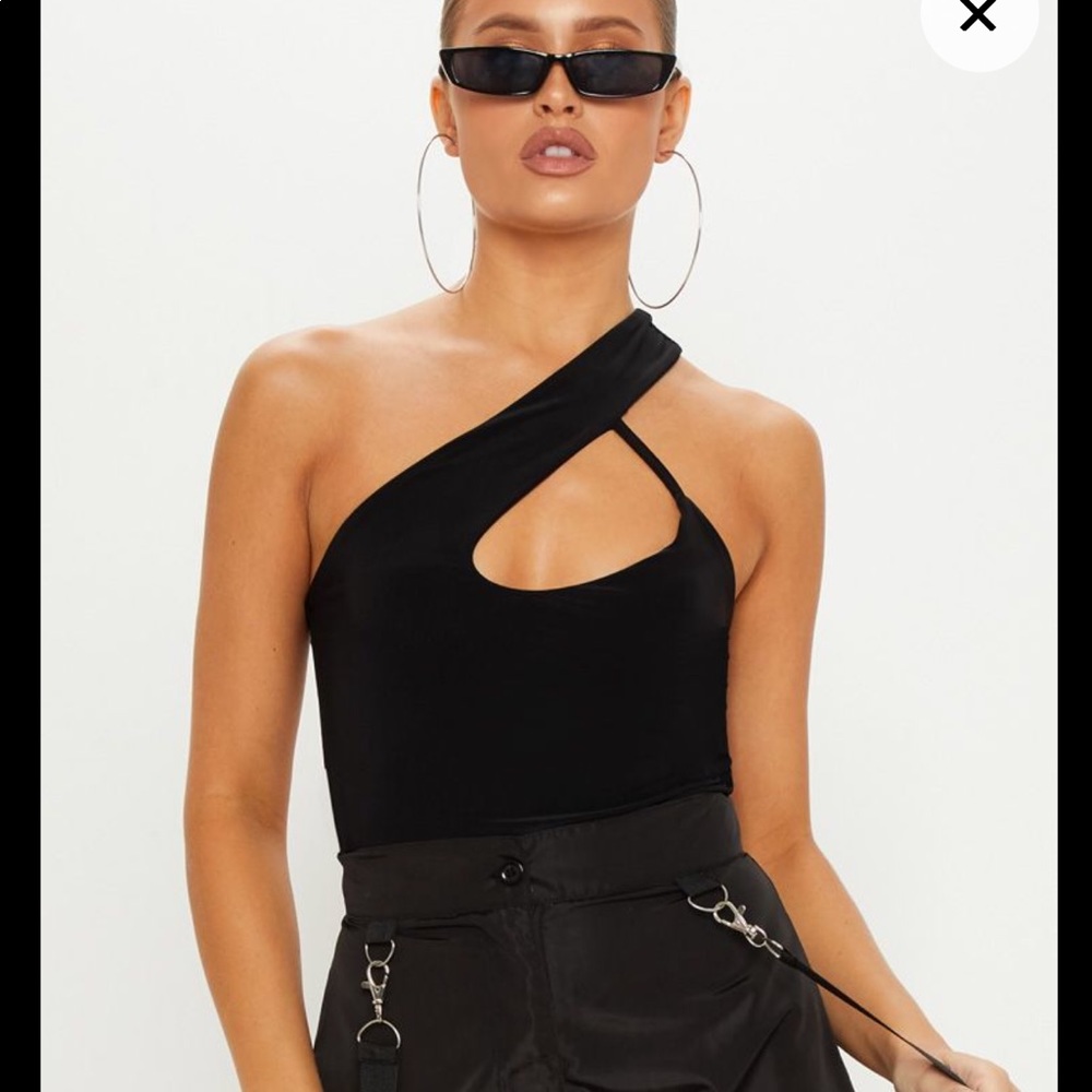 Prettylittlething bodysuit size small